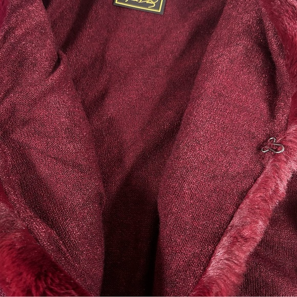 Heidi Daus Faux Fur Cloak Cape Wrap Batwing Sweater Shawl - Picture 6 of 11